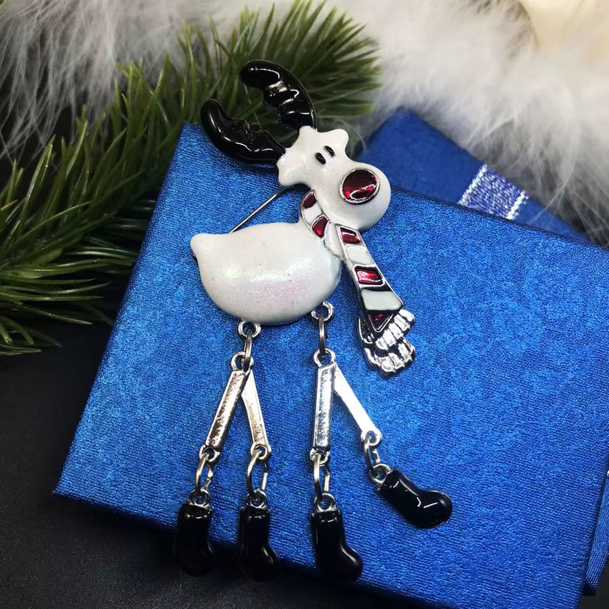Classic Fashion Christmas Brooches Fun Cute Christmas T-Shirt Reindeer Girl Brooch Christmas Gift
