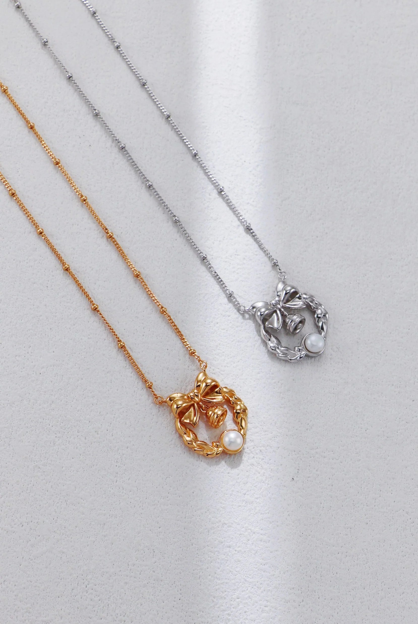 Christmas-Themed Pearl Necklace